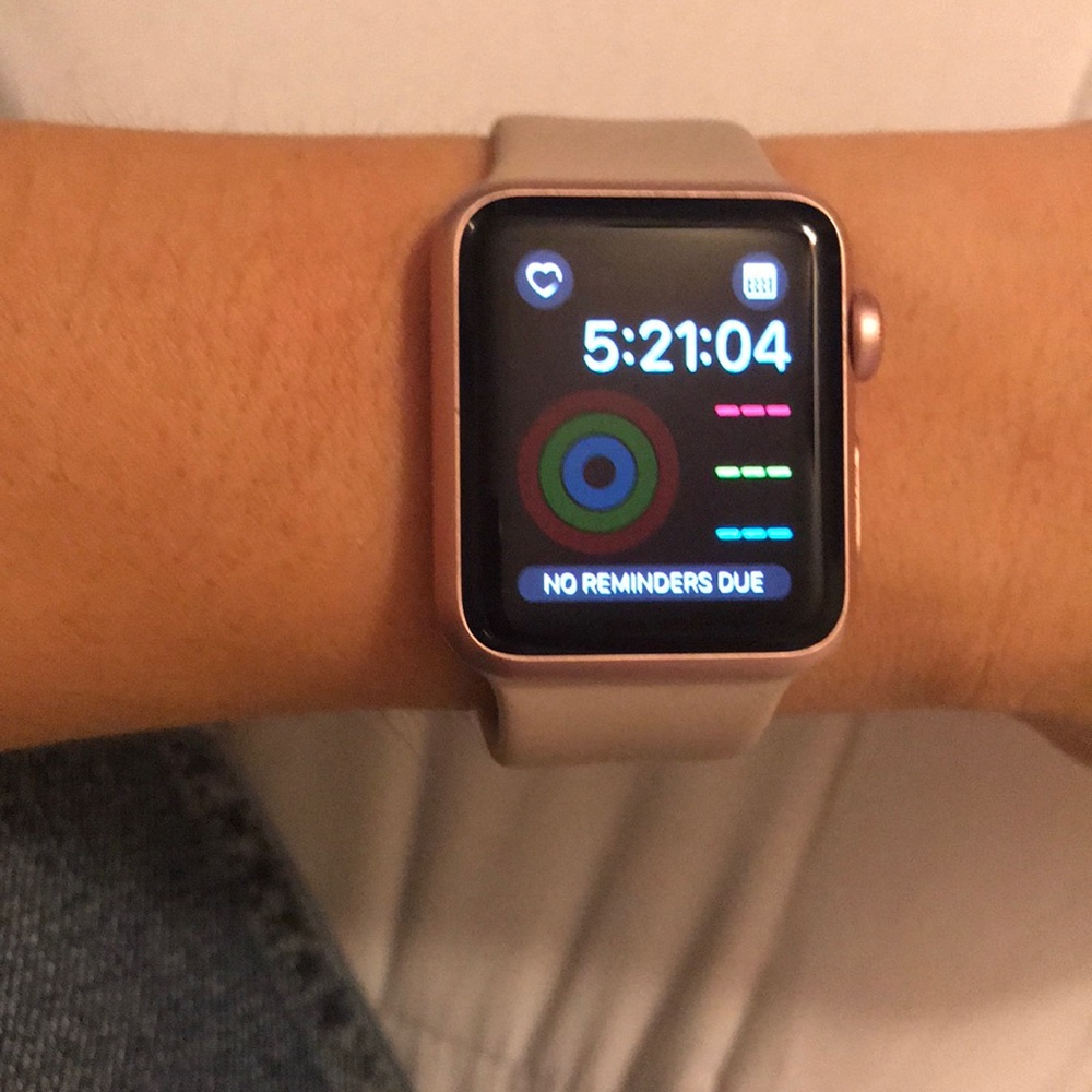 Apple Watch in rose gold 7000 series. Hardly worn